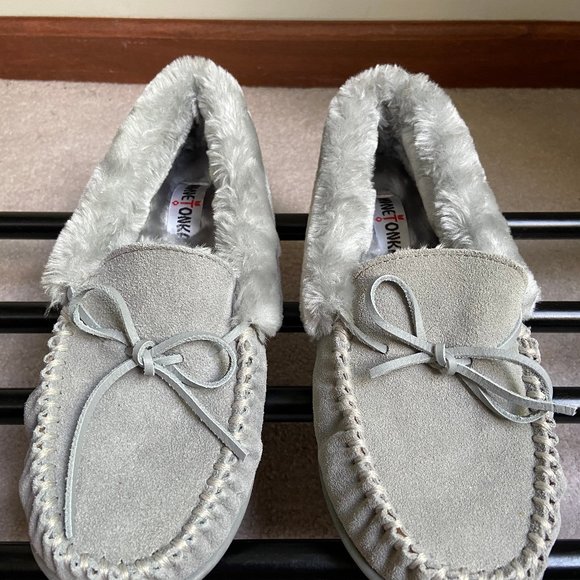 MINNETONKA Shoes - MINNETONKA Women CampCollar Suede Moccasins - NEW NWOB